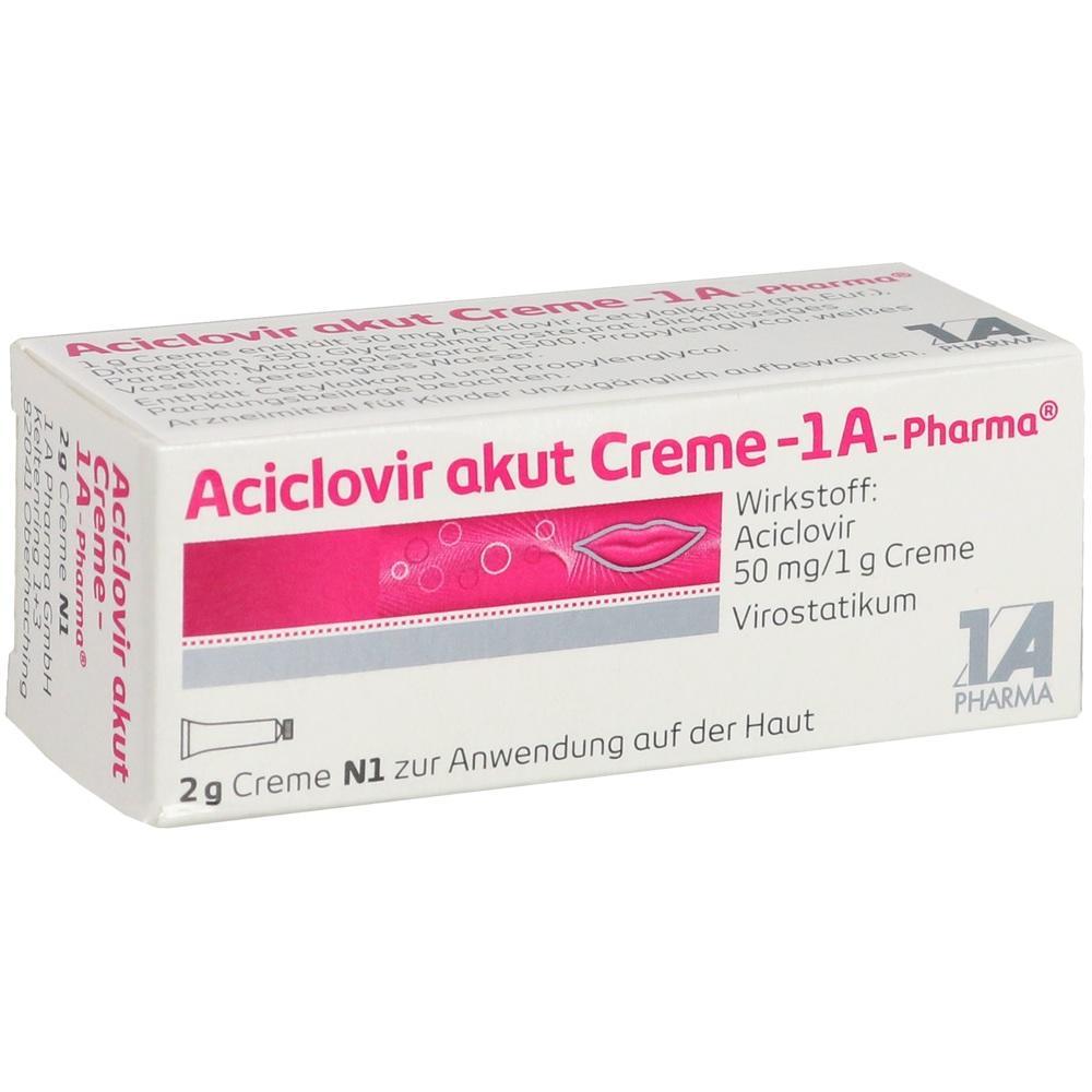 Wei&szlig;e Schachtel mit der Aufschrift "Aciclovir akut Creme" und einem rosa Lippen-Symbol.